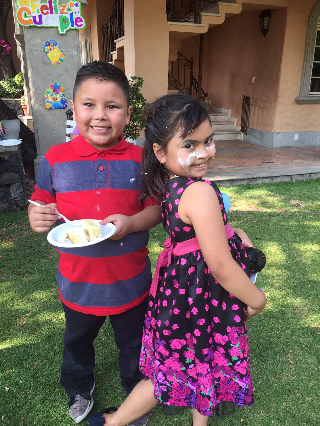 Natalia celebró junto a su cuate su cumpleaños número 7.