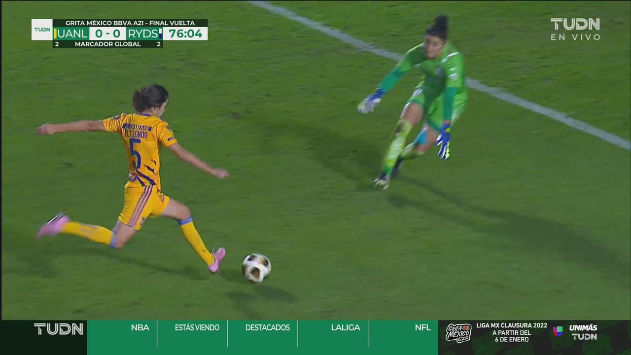 ¡Increíble atajada! Le queda medio gol a Elizondo y Alejandría contiene