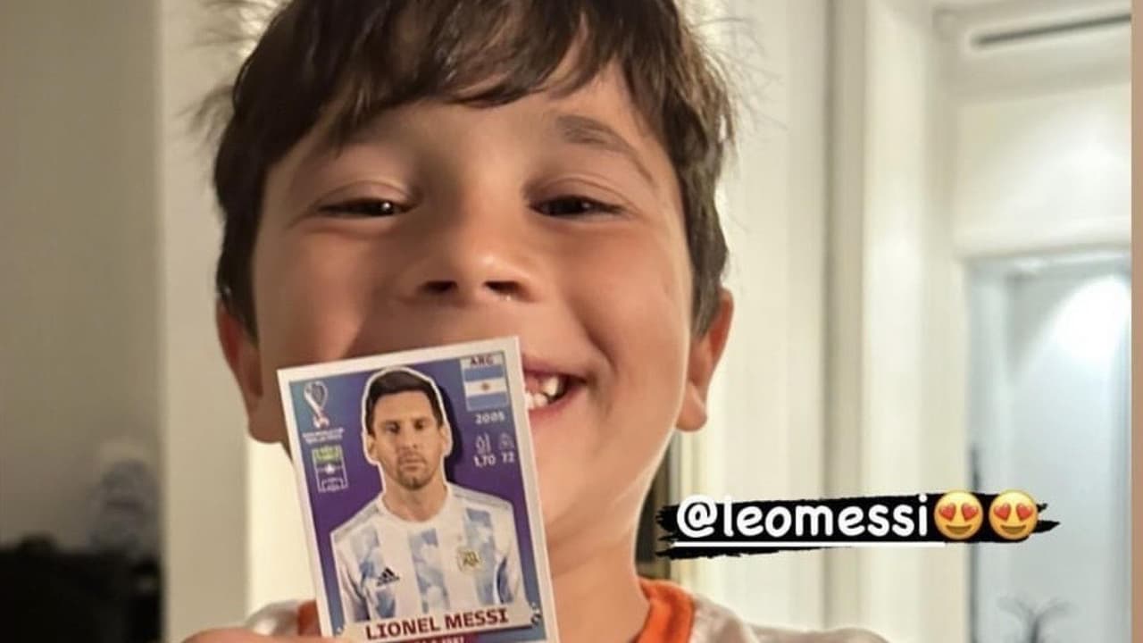 Hijo de Lionel Messi presume estampa del astro argentino