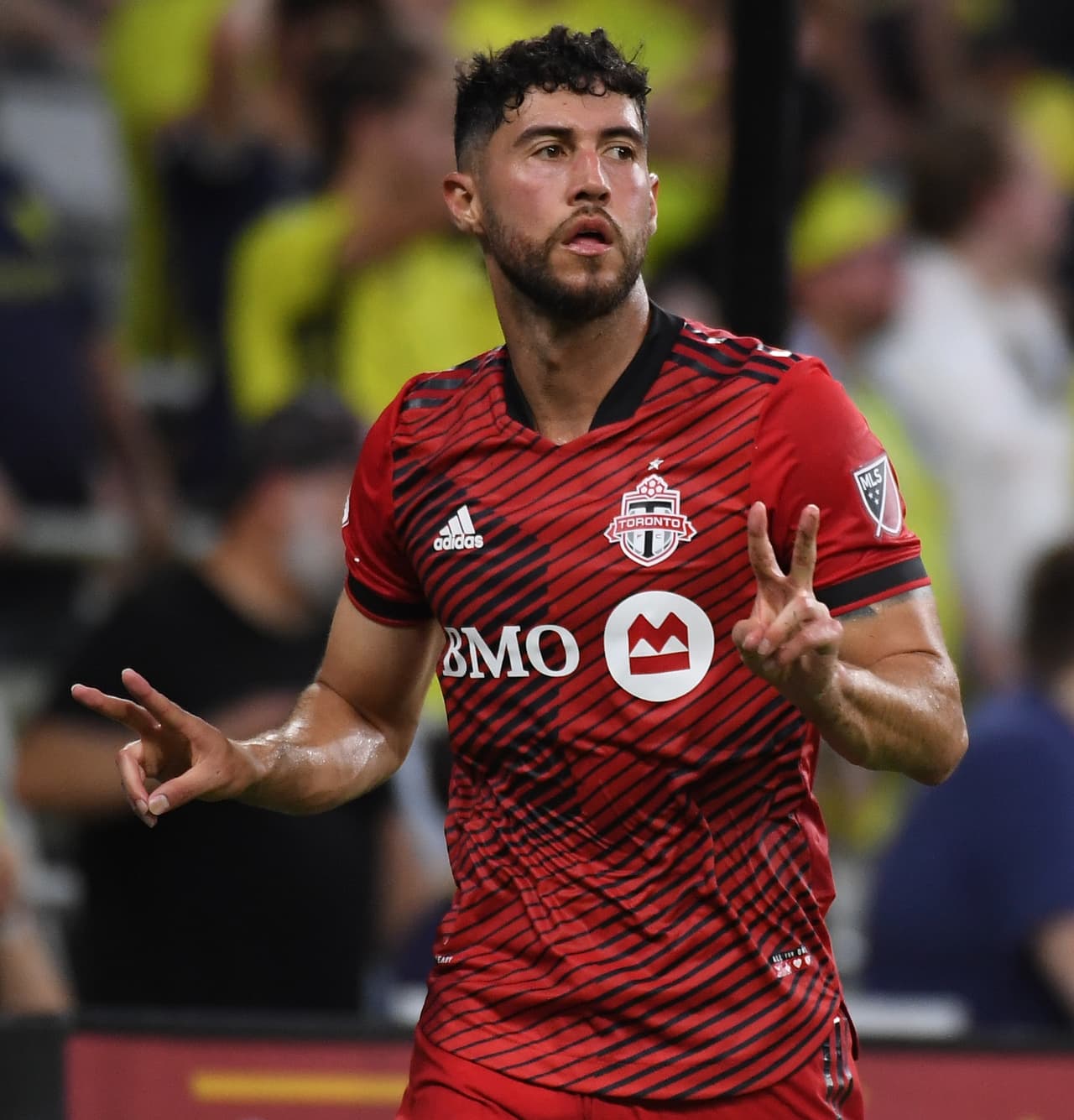 Pintado de escarlata: Jonathan Osorio seguirá en Toronto FC hasta 2026