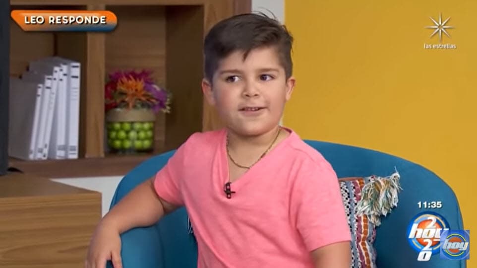 Ahí, el pequeño se fue sin rodeos: "Pues
<b> no veas cosas en el día </b>que son de monstruos". 
<br>