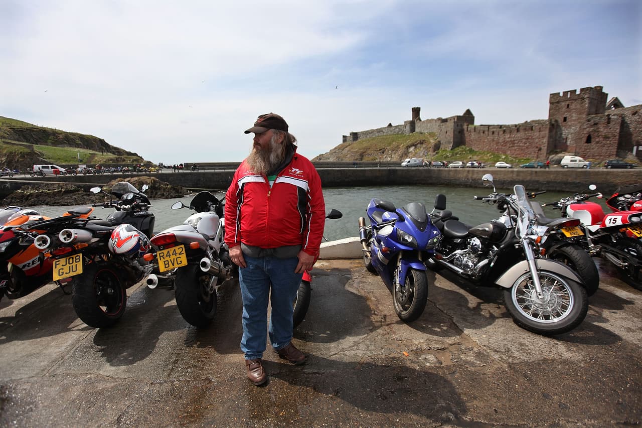 Este 2018 la carrera de motocicletas Tourist Trophy o TT en la Isla de Man, al norte de Reino Unido, se celebra del 2 al 8 de junio. La competencia, con más de 110 años de historia considerada la más peligrosa del mundo por su complejo trazado de 37 millas y más de 200 curvas, tuvo en esta ocasión un invitado muy especial. Esta carrera fue la que le dio su nombre al Audi TT.
