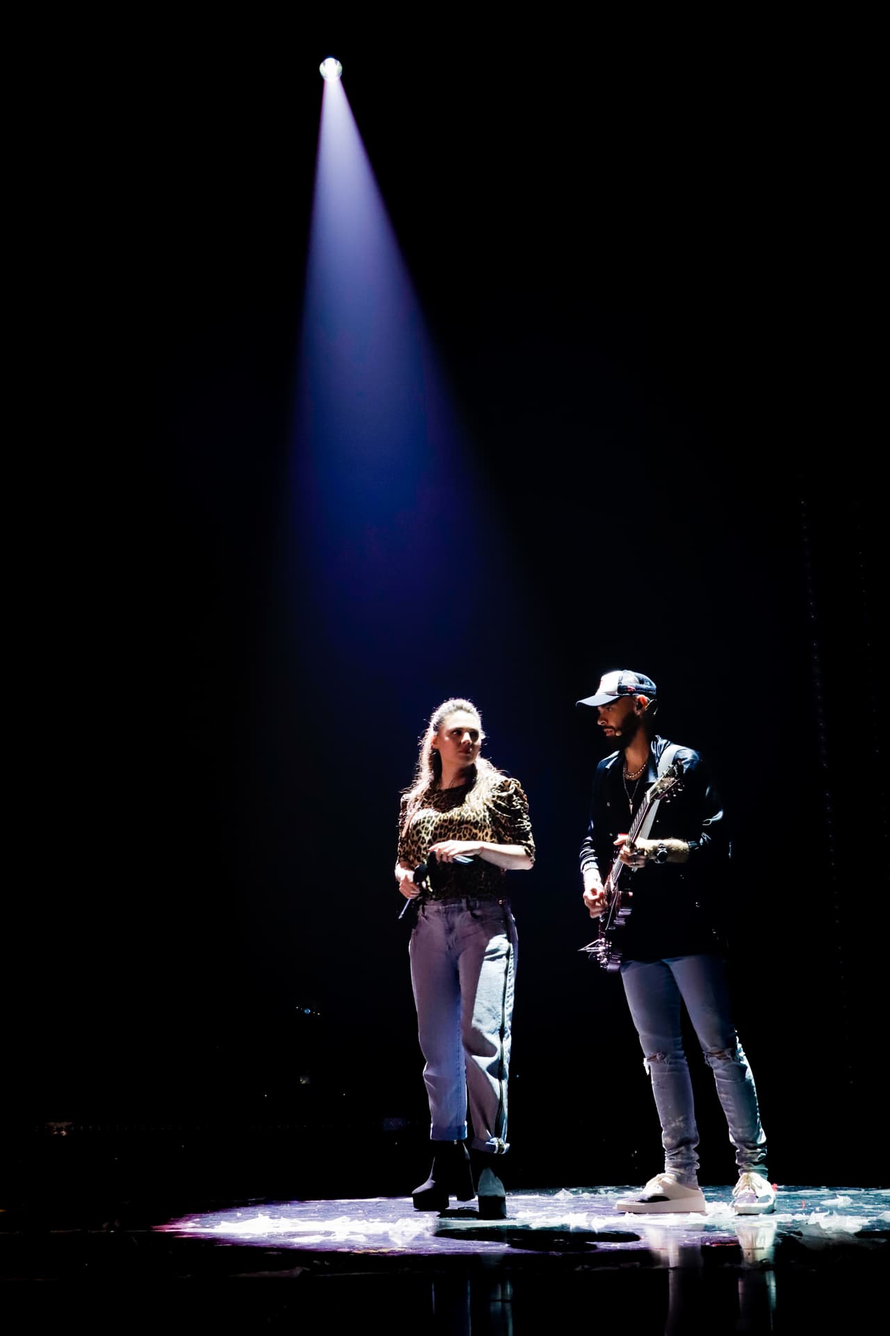 Además de cantar el dúo, formado por los hermanos Huerta, tiene una doble nominación: Grupo o Dúo del Año - Pop/Rock y Artista del Año - Pop Balada.