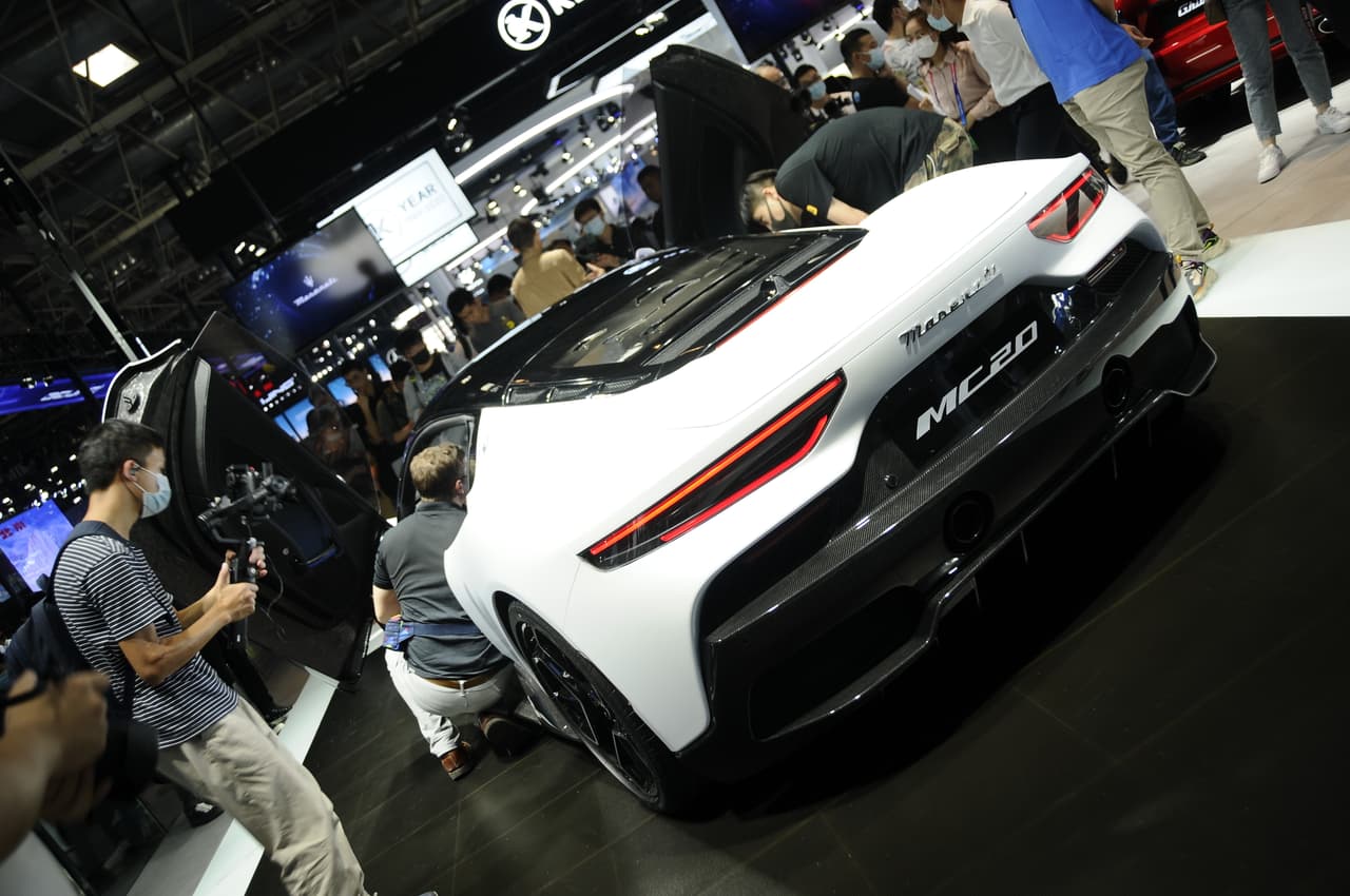 Maserati también aprovechó para mostrar al MC20, el nuevo superauto que empezará a producir a partir de este mismo año en Italia y que supone un nuevo y emocionante capítulo en su historia.
<br>
<br>
<b>Relacionado: </b>
<a href="https://www.univision.com/carros/maserati-vuelve-a-ponerle-picardia-a-su-portafolio-con-el-nuevo-mc20-fotos?phased_release=ad_rules&q=BMW%20M4"><u>Maserati vuelve a ponerle picardía a su portafolio con el nuevo MC20</u></a>