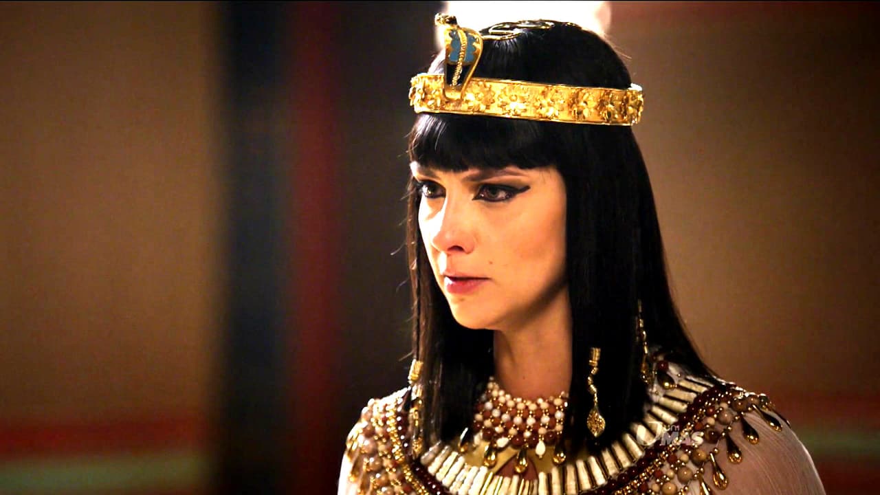 Moisés decidió alejarse de ella para poder cumplir los mandatos de Dios y evitar los enfrentamientos con su hermano Ramsés.