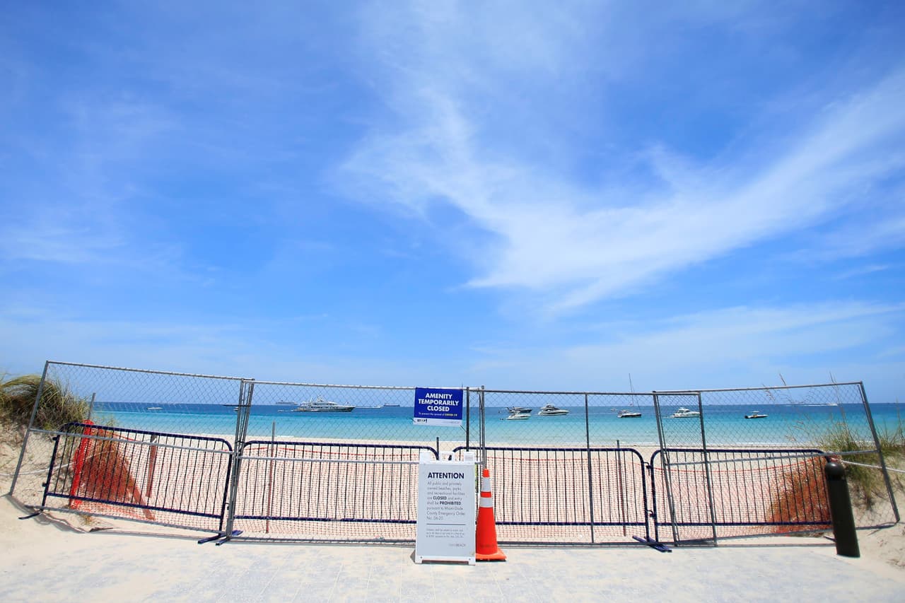 Las autoridades han recalcado que entre más conscientes sean las personas y cumplan con las reglas establecidas, se podrá avanzar a la reapertura, antes que retroceder, y regresar a los cierres de los primeros días de la pandemia.
<br>