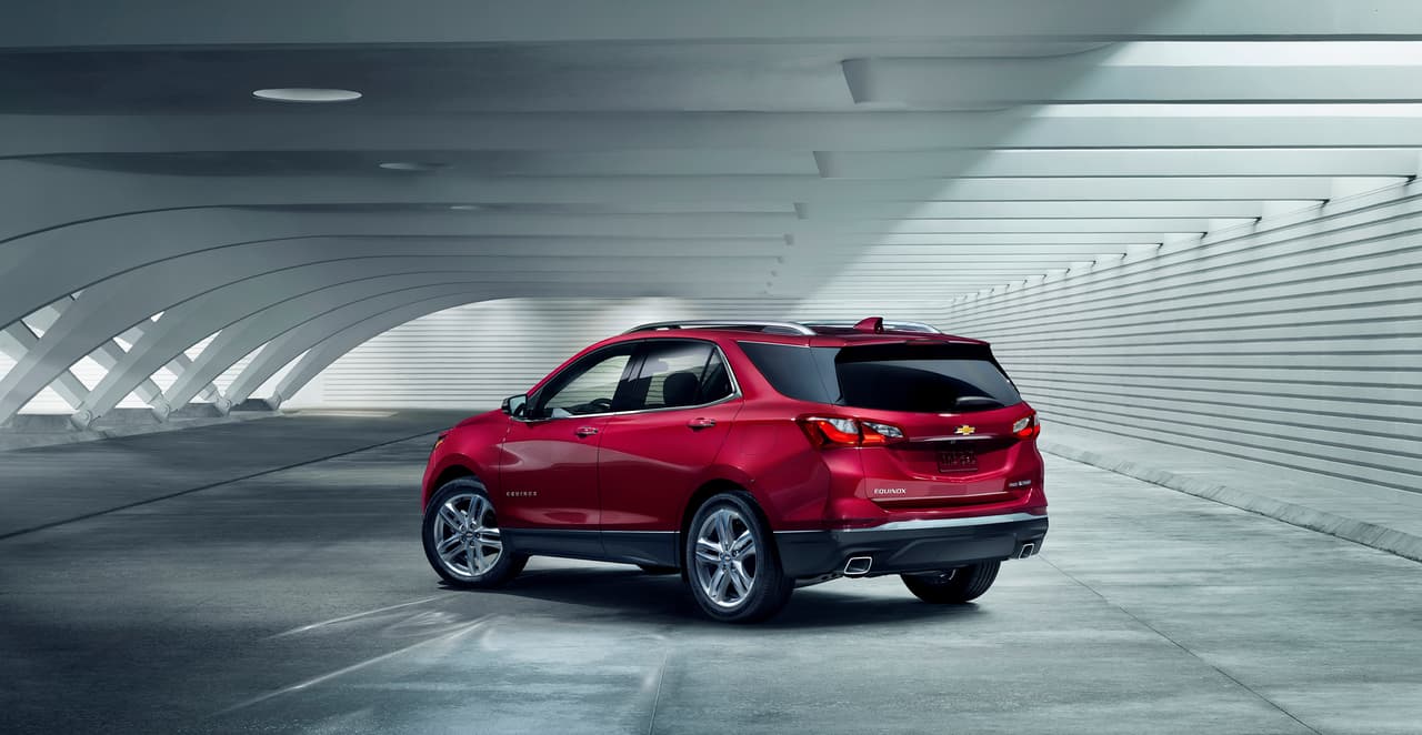 Chevrolet Equinox 2018 ofrecerá además dos motores cuatro cilindros turboalimentados a gasolina. Uno de 2.0 litros que produce 252 caballos de fuerza y uno de 1.5 litros que producirá 170 caballos de fuerza cuando sea incorporado a la línea la rpóxima primavera.