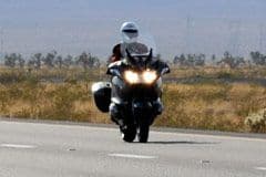 Mujer presuntamente alcoholizada se pasa luz roja y arrolla a un grupo de motociclistas: uno murió en el lugar