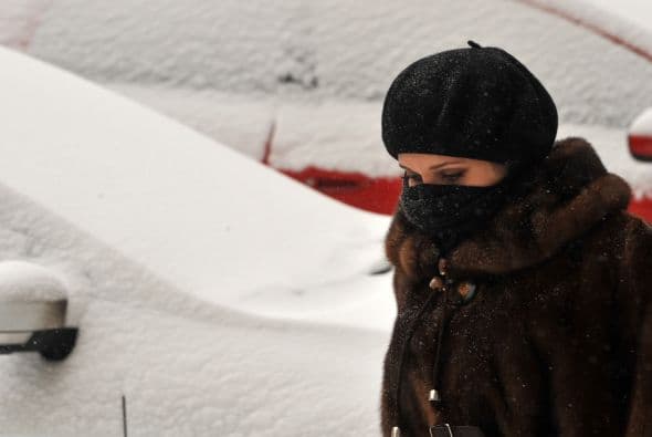 Por este motivo, en las principales ciudades del país las autoridades se han visto obligados a abrir lugares de comida caliente y espacios públicos para guarecerse.