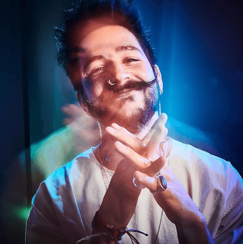 Camilo también utilizó su cuenta de Instagram para expresar su entusiasmo por ser parte de Premios Juventud, un hecho sueño realidad... "LA TRIBU, estamos listos para lo que viene en PREMIOS JUVENTUD?? Hoy me detuve un rato a dimensionar que estoy viviendo el sueño, cantando al lado de la gente que admiro, y nominado con gente que amo y respeto! Soy feliz! Y ustedes están conmigo!!! LA TRIIIIIBUUUU", escribió en la descripción.