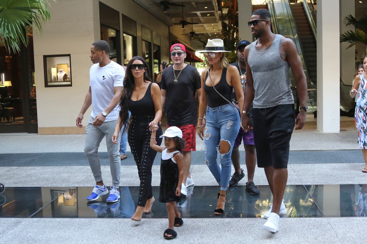 Las famosas hermanas paralizaron en centro comercial Bal Harbour.