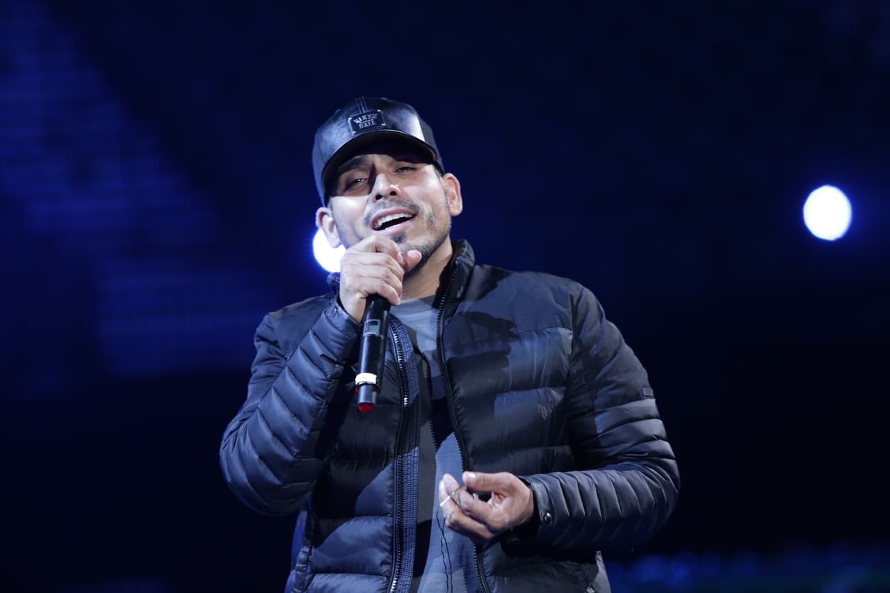 Espinoza Paz, 'El cantautor del pueblo', es otro de famoso que incursionó en los negocios. Él lo hizo en Playa del Carmen, México.