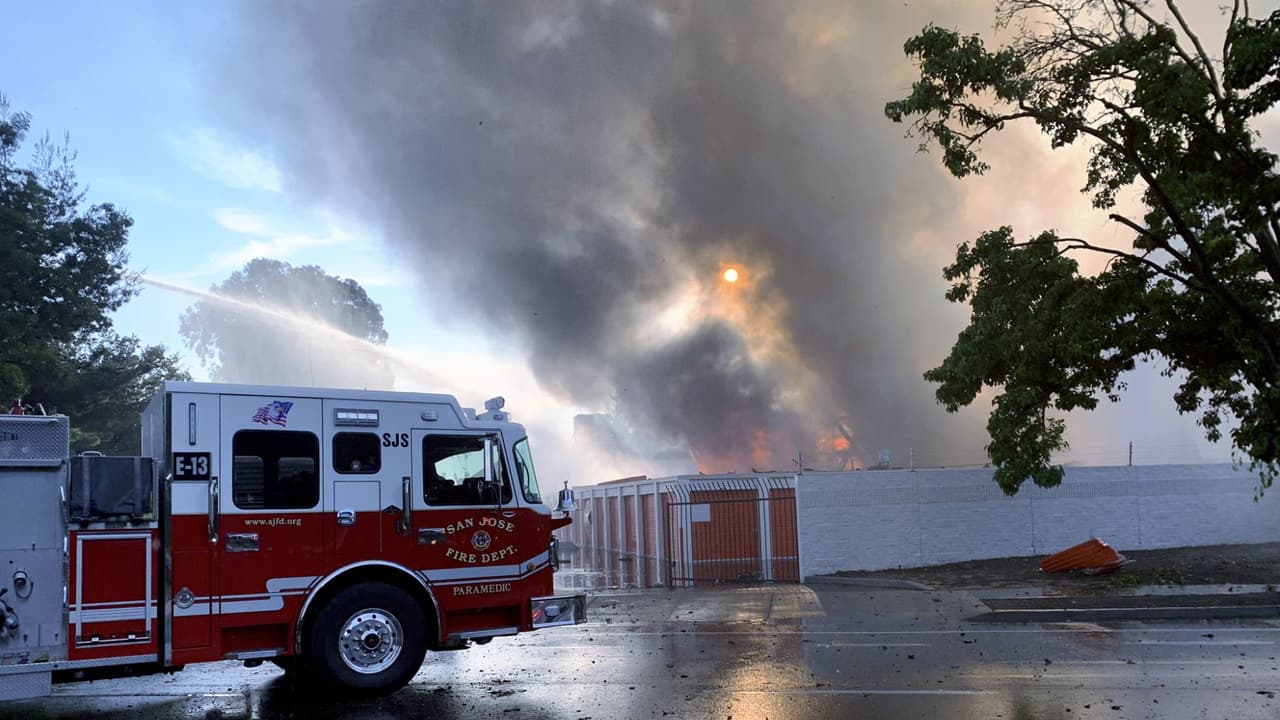 Incendio en San José moviliza a los equipos de emergencia