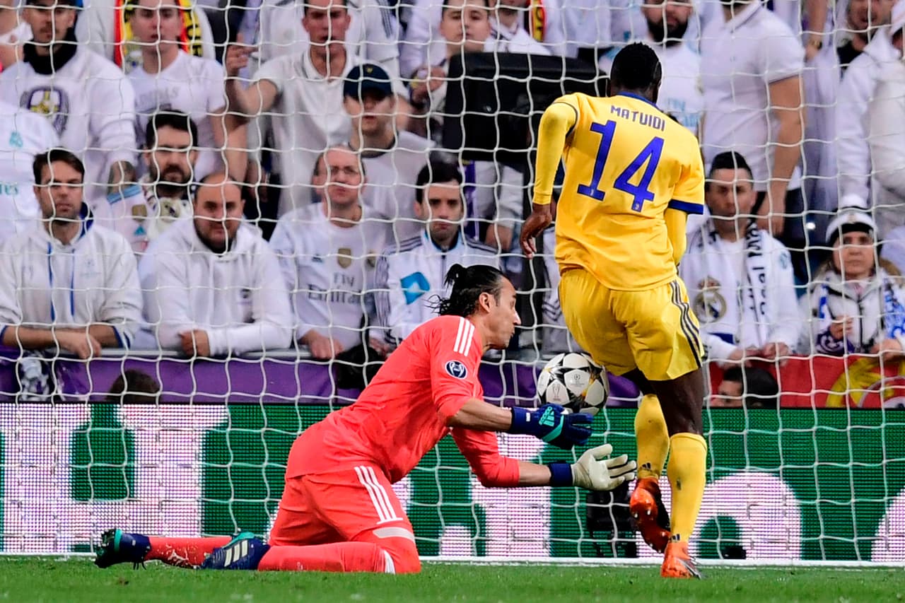 Al minuto 16 del segundo tiempo, un error de Navas abrió el paso para el 0-3 de Juventus en los pies del francés Blaise Matuidi.
