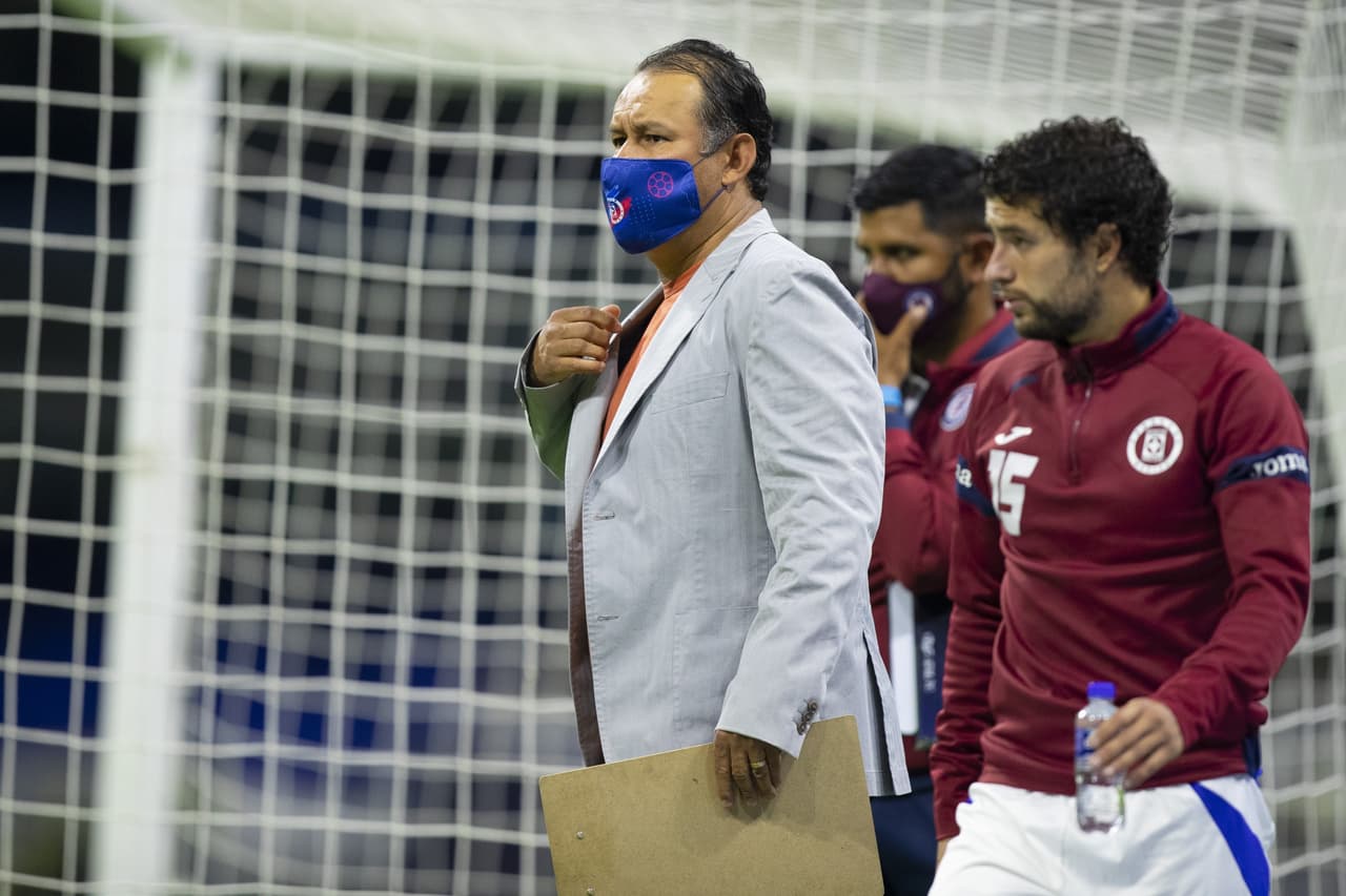 Juan Reynoso: "Cuando Cruz Azul juega serio pasa lo que vimos"