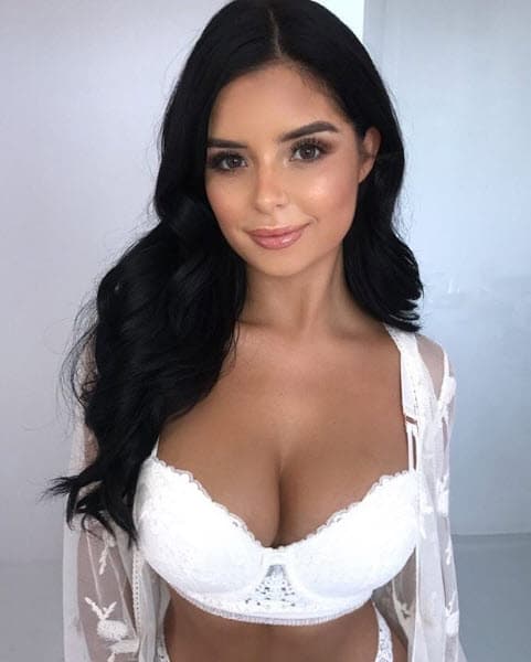Demi Rose ha causado sensación en las redes sociales con las fotografías que publica en Instagram.