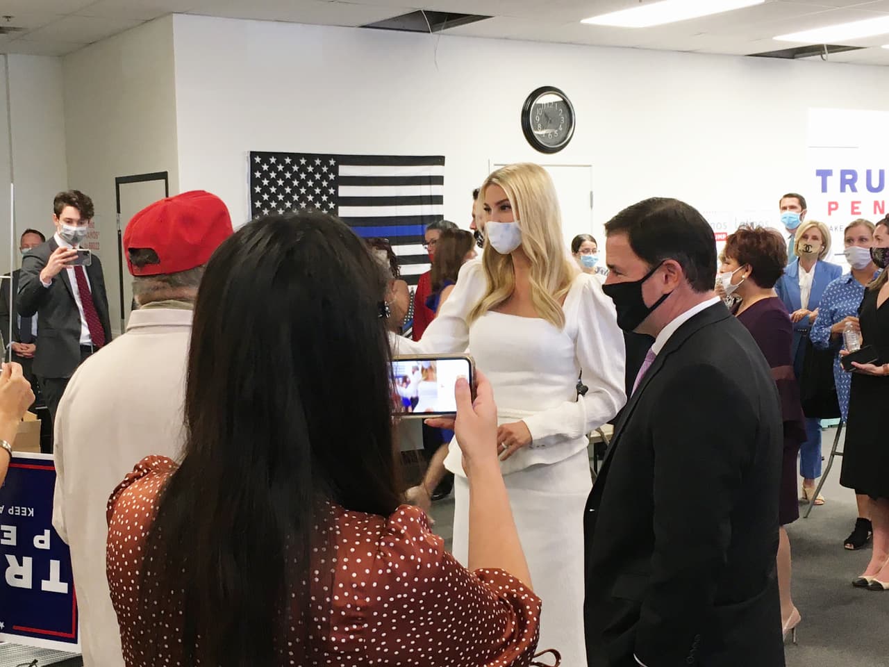 Ivanka Trump llegó a Phoenix para reunirse con familias en la sede de Latinos por Trump.