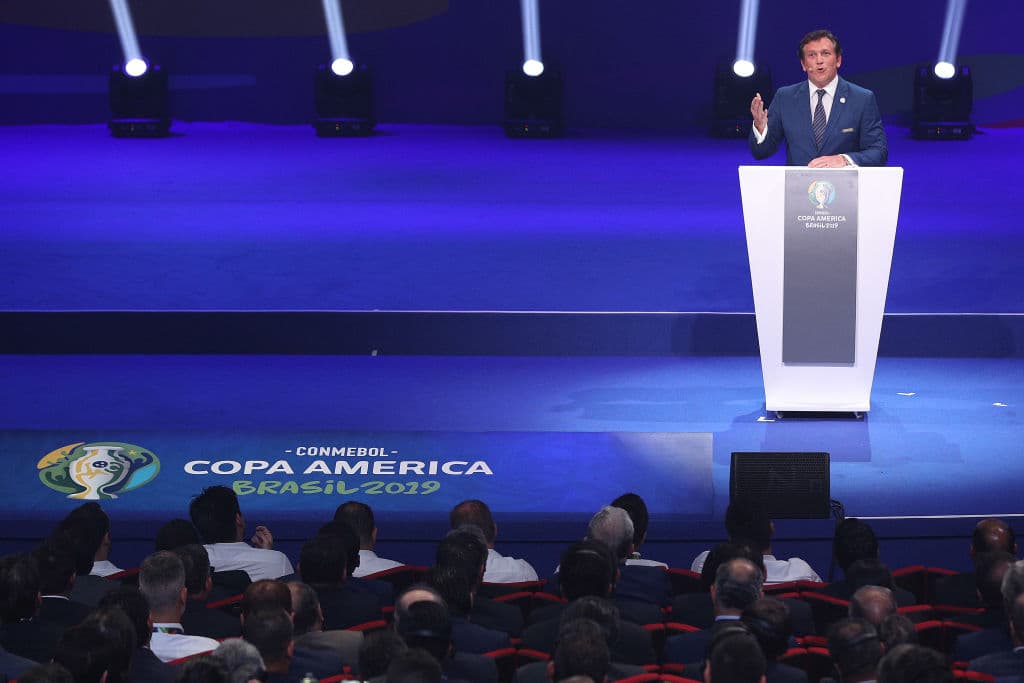 El primero en aparecer en escena fue Alejandro Domínguez, presidente de la Confederación Sudamericana de Fútbol (Conmebol).