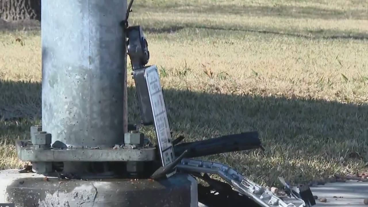 Conductor muere luego de que su carro se prendiera en llamas: esto se sabe