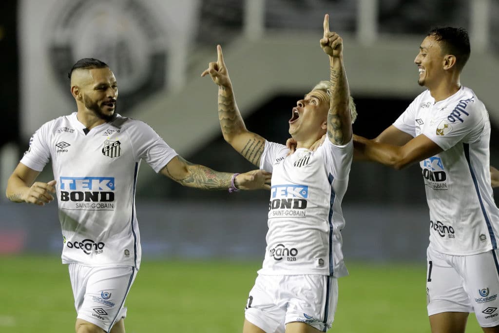 Con goles de lucas Braga, Yeferson Soteldo y Diego Pituca, Santos golea en casa a Boca Juniors y se meten a la final de la Copa Libertadores.
