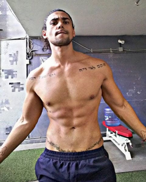 Con la ayuda de su mamá, el también actor perdió 176 libras (80 kilogramos) en un lapso de año y medio, cuando era un adolescente.