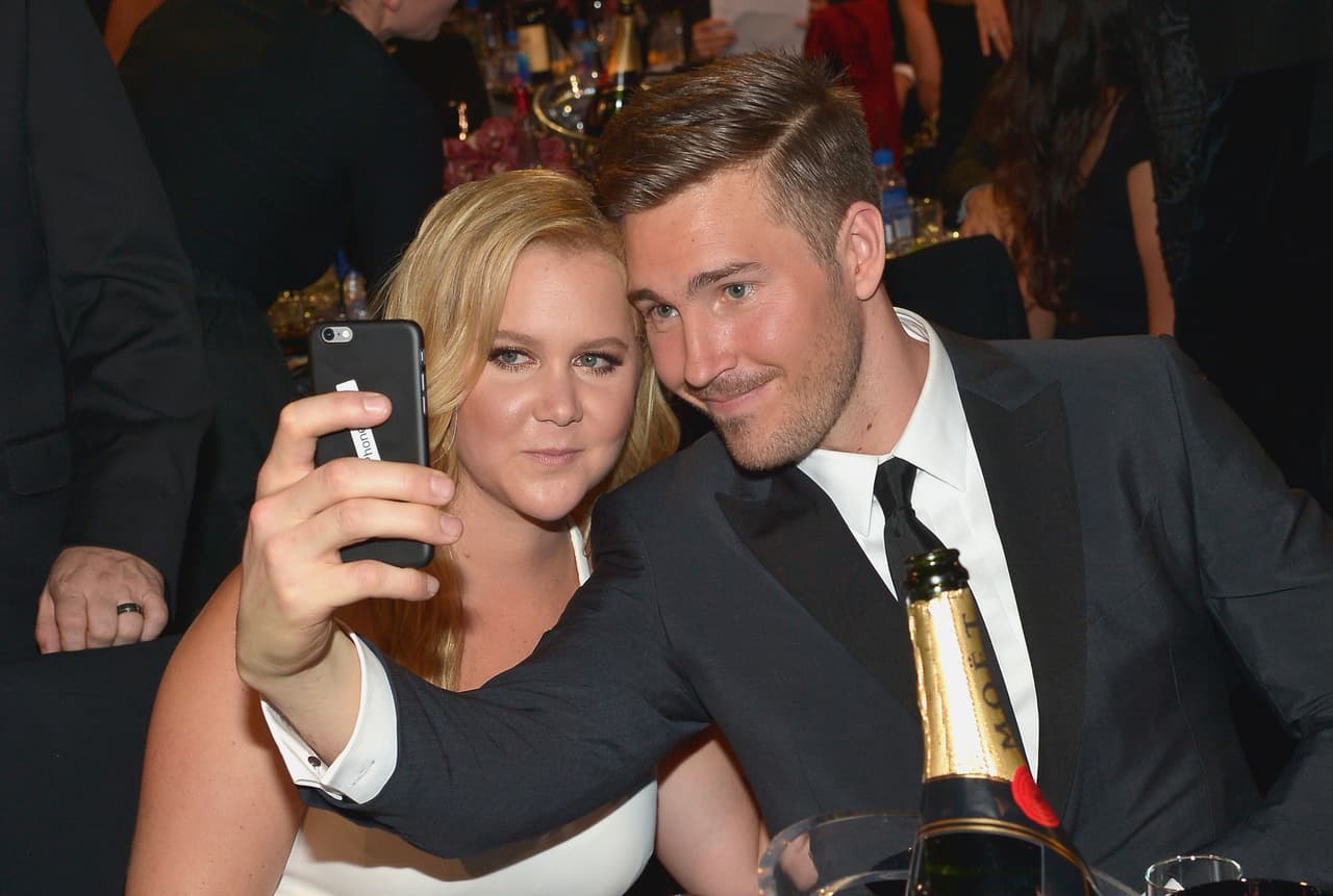 Amy Schumer hasta se tomó una selfie.