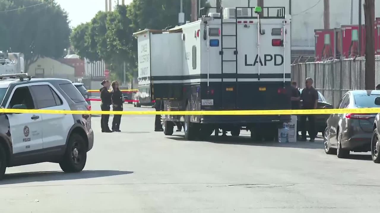 Persecución policíaca culmina con el sospechoso herido de bala a las afueras de Los Ángeles