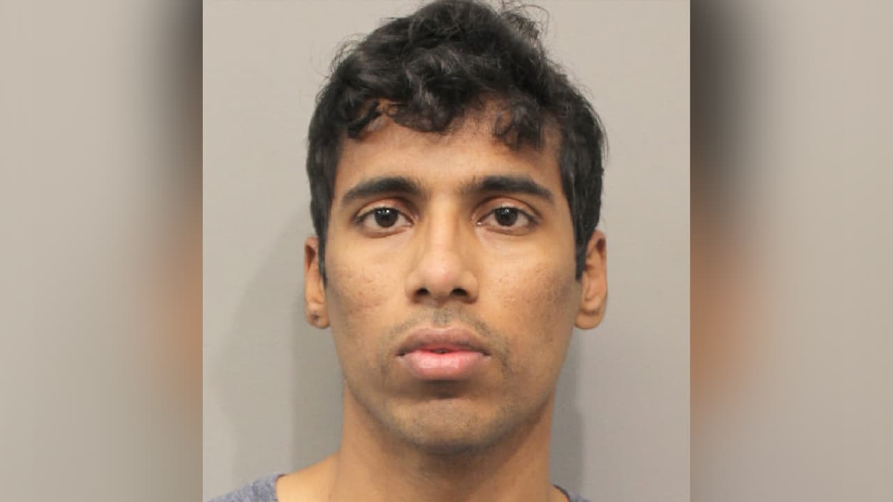 Hanok Morampudi, es sospechoso de solicitar a un menor favores sexuales a través del internet.