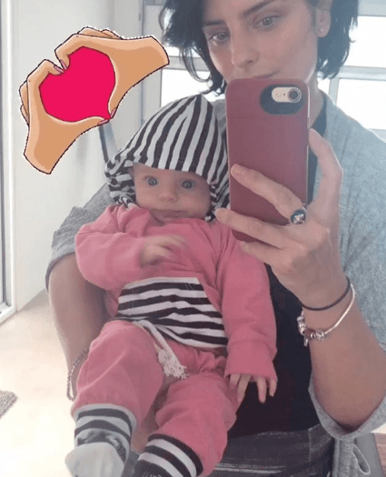 No cabe duda que la pequeña
<b> Kailani </b>se parece a su mamá, ¿tú, qué opinas?