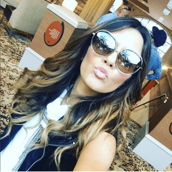 "Qué momento tan perfecto para abrir mi corazón y mostrarme tal cual soy siendo el fin de semana de enamorados. El amor siempre triunfa, siempre libera y siempre transforma..."