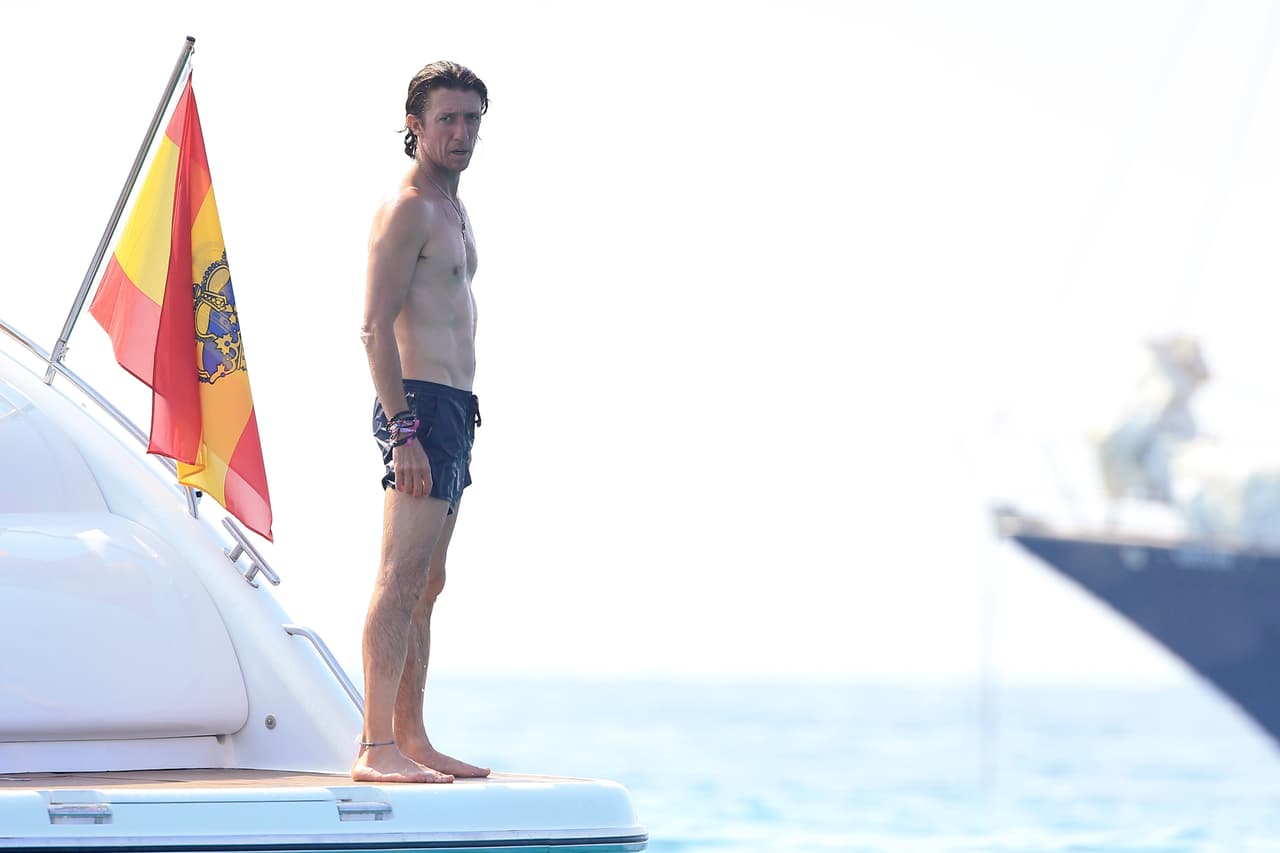 Y se molestó ante la presencia del fotógrafo.