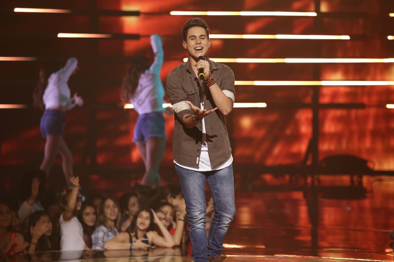 Una noche donde se le hizo honor al Latin GRAMMY, hubo sorpresas y la eliminación de un chico más. Esta noche le dijimos adiós a Sebastián y los jueces, además de no tener paciencia, fueron difíciles de complacer.