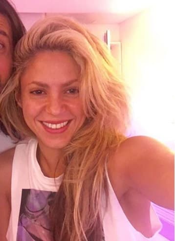 La colombiana tampoco olvida poner su mejor sonrisa.