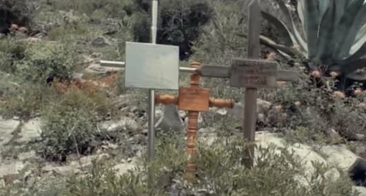 Esta son las tres cruces de los demás tripulantes que viajaban con la intérprete de regional mexicano el 9 de diciembre de 2012.