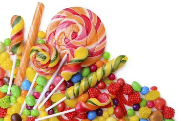 Intenta evitar sobre todo los alimentos procesados, como los dulces, pan blanco y la pasta común.