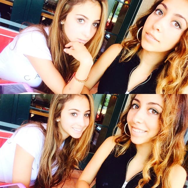 Pero no no ha impedido que ambas muestren a su talentoso padre su interés por incursionar en la industria musical.