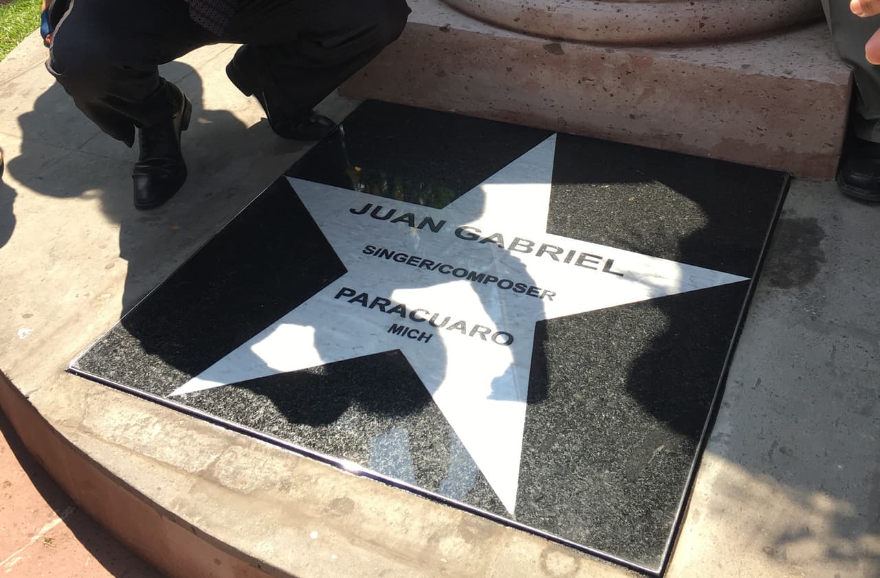 La estrella de Juan Gabriel ahora también en su pueblo natal Parácuaro