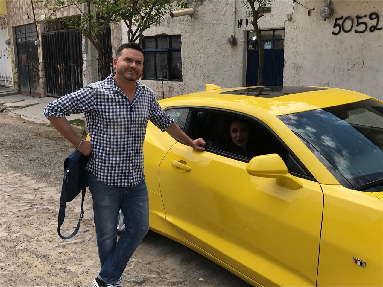 Claudio Alcaraz, comentó que fue todo un placer que tanto Cynthia como Belinda, hayan aceptado grabar con él este video.