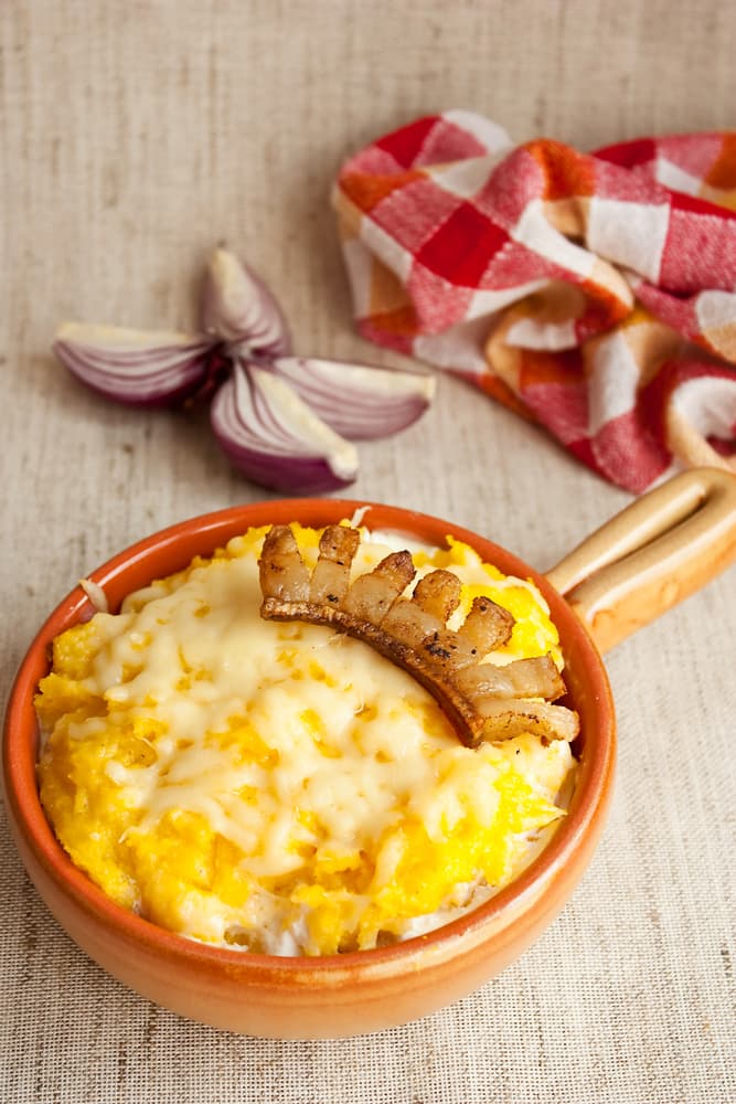 PUDÍN DE JALAPEÑO CON MAÍZ. El postre para concluir cualquier reunión con estilo lo tienes a tu alcance. Arriésgate a hacerlo y sorprende a toda familia con un plato nuevo y delicioso.