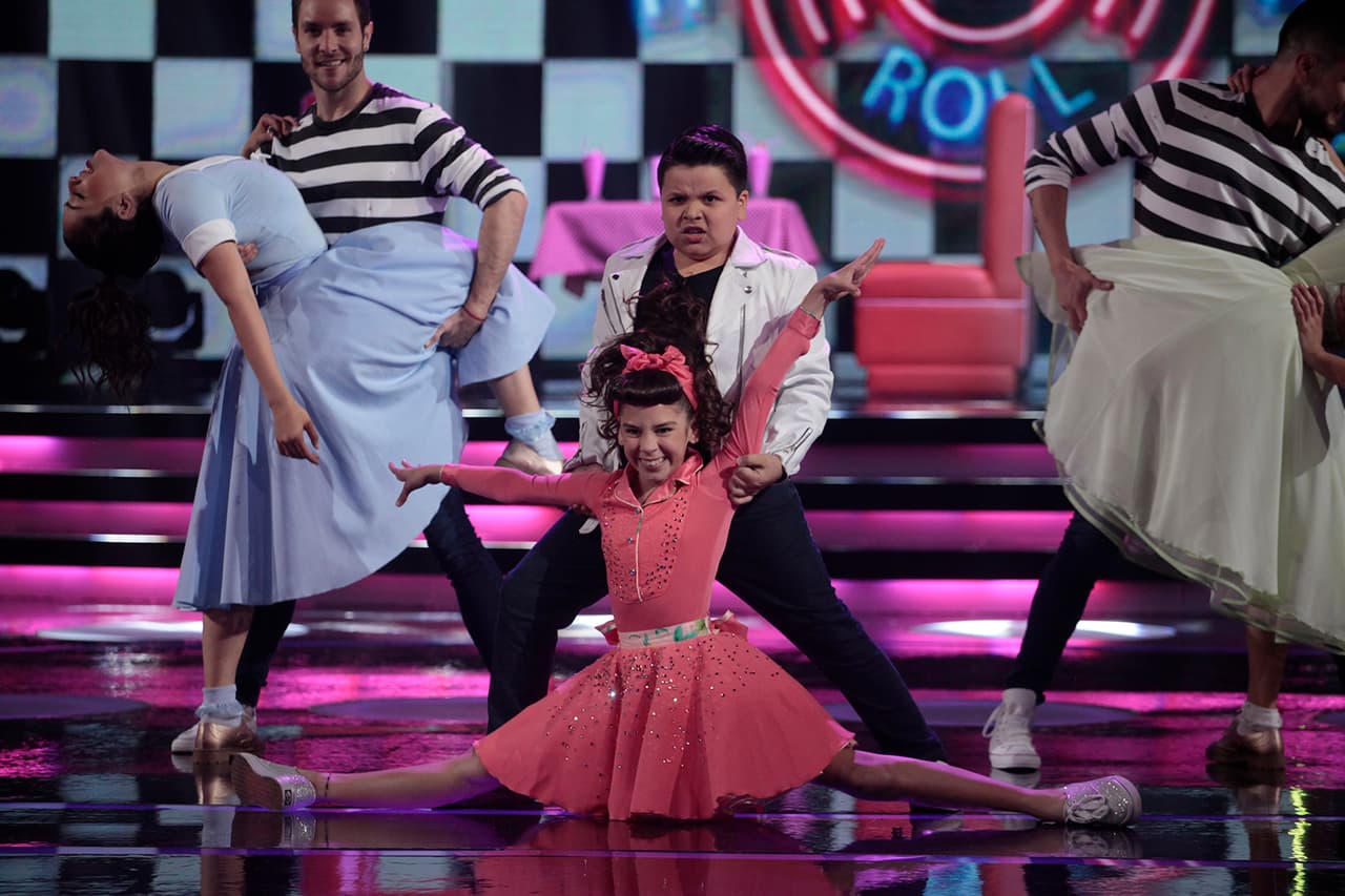 El nivel de la competencia subía. Llegó el momento de que la pareja bailara un rock and roll. El tema elegido fue 'Proud Mary'.