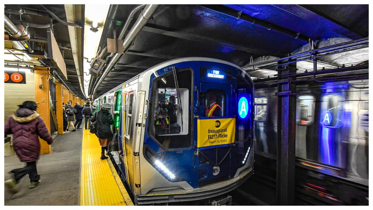 Los modernos vagones están especialmente diseñados para reducir la cantidad de tiempo que los trenes pasan parados en las estaciones.