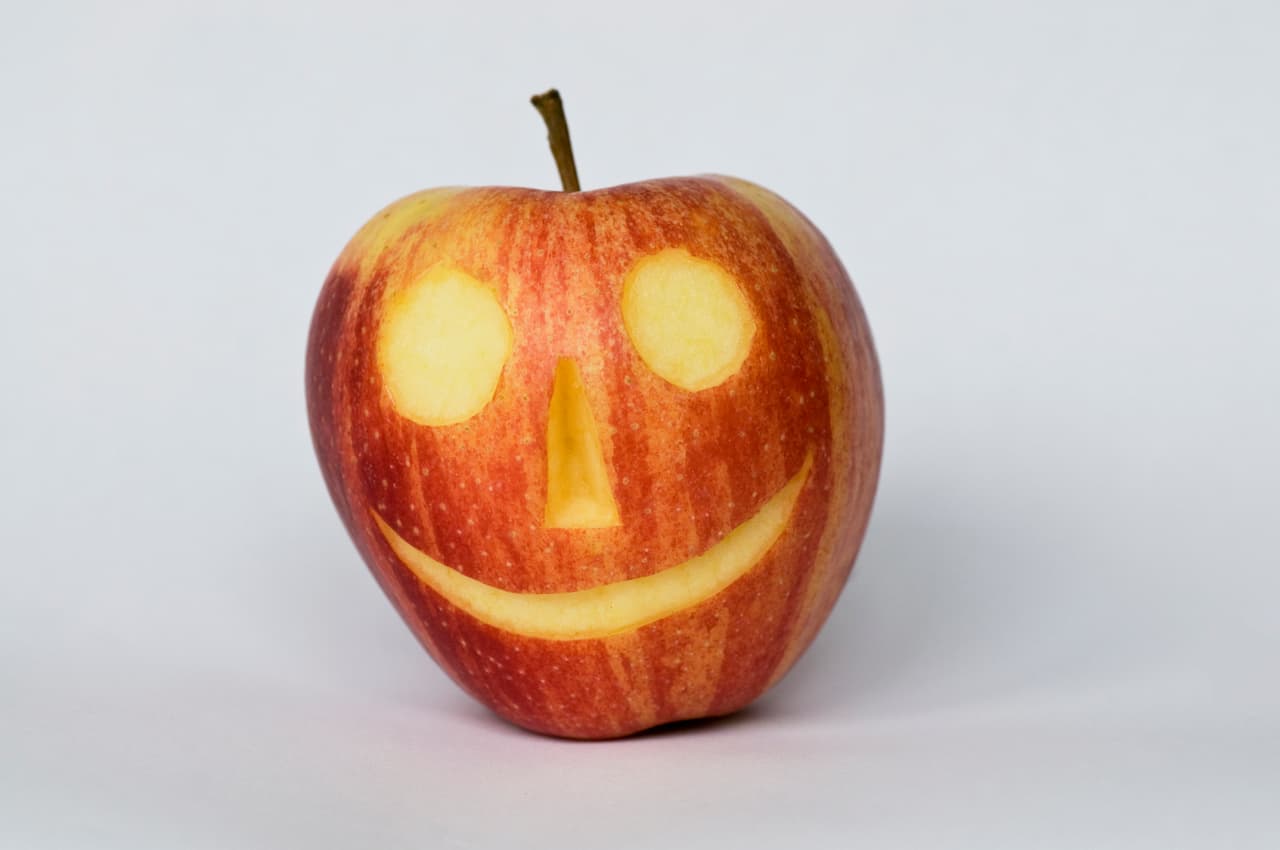 La manzana la asociaban con 
<b>CÁNCER</b>