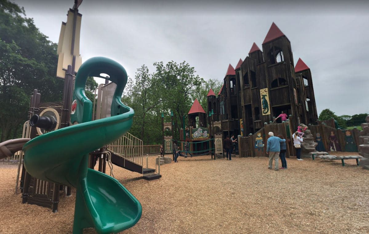 <b>Kids Castle (425 Wells Road, Doylestown). </b>Este espacioso parque infantil tiene áreas de juego separadas para niños pequeños y grandes, una estructura con temática de castillo con dragones y mazmorras, rampas, laberintos y toboganes en abundancia.