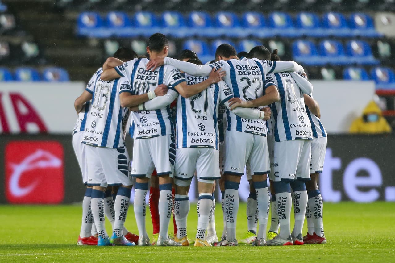 Los Tuzos se fueron con ventaja al descanso tras los tantos de Nicolás Ibáñez y Luis Chávez, pero Ángel Sepúlveda rescató el empate para los Gallos; José Angulo había adelantado a los visitantes.