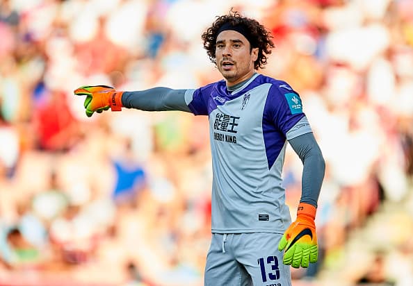 Guillermo Ochoa y una nueva lucha contra el descenso