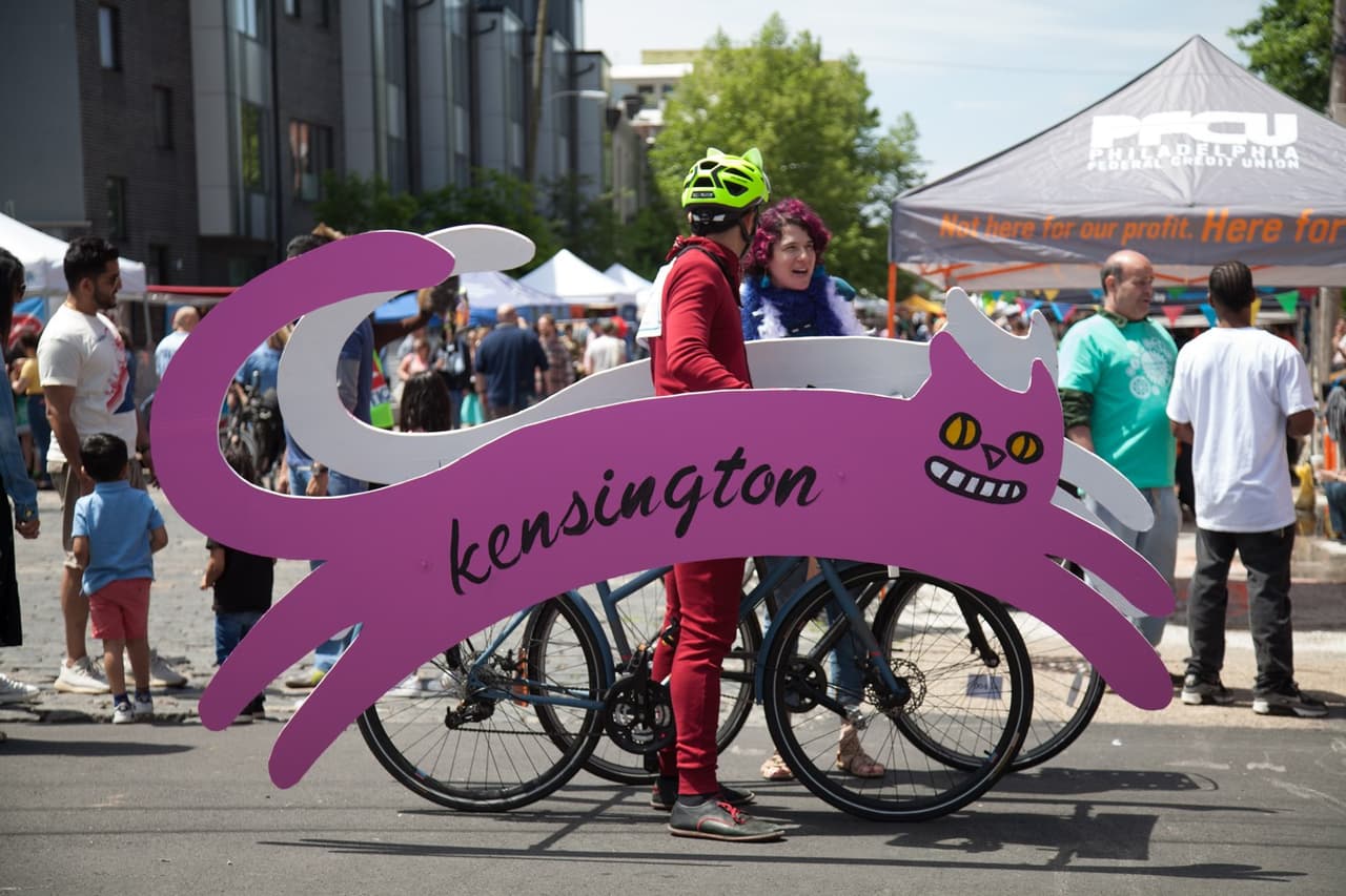 El festival gratuito recauda dinero para proyectos en el área mientras expone a la gente a un vecindario fuera de lo común, según sus organizadores.