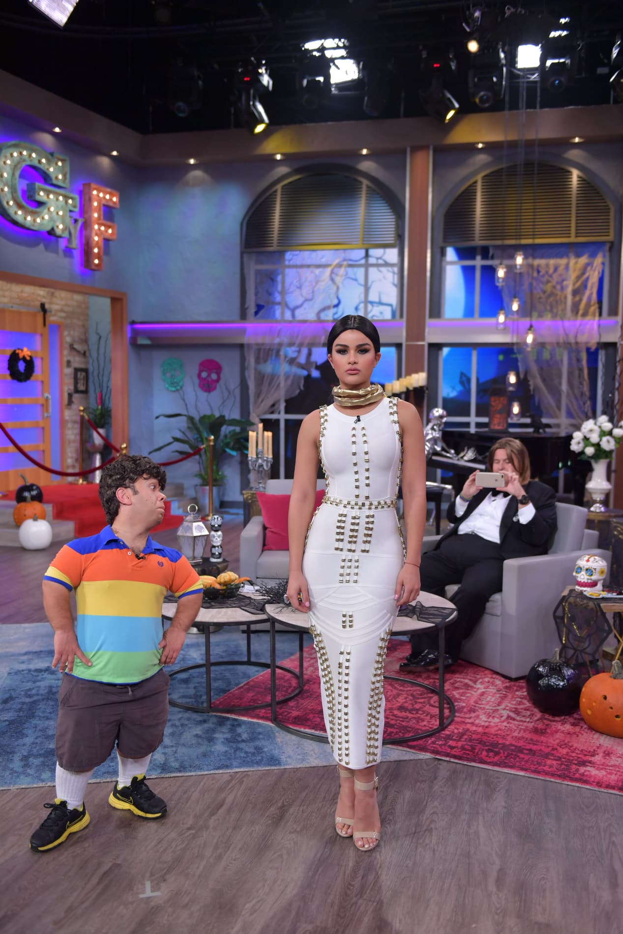 Nuestra Kim Kardashian nos tuvo a todos hipnotizados con su despampanante look. Sin duda alguna, dejó a muchos sin palabras.