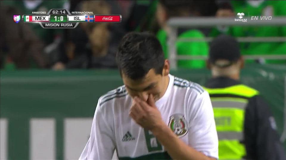 Tiro desviado de Hirving Lozano