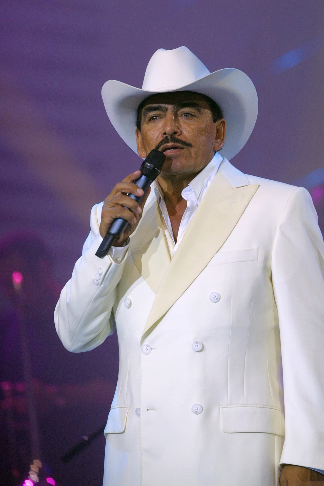 'Melodía Para Dos'. Un poema hecho canción inspirado en un enamorado que declara desde lo más profundo su amor. Así era Joan, totalmente pasional.