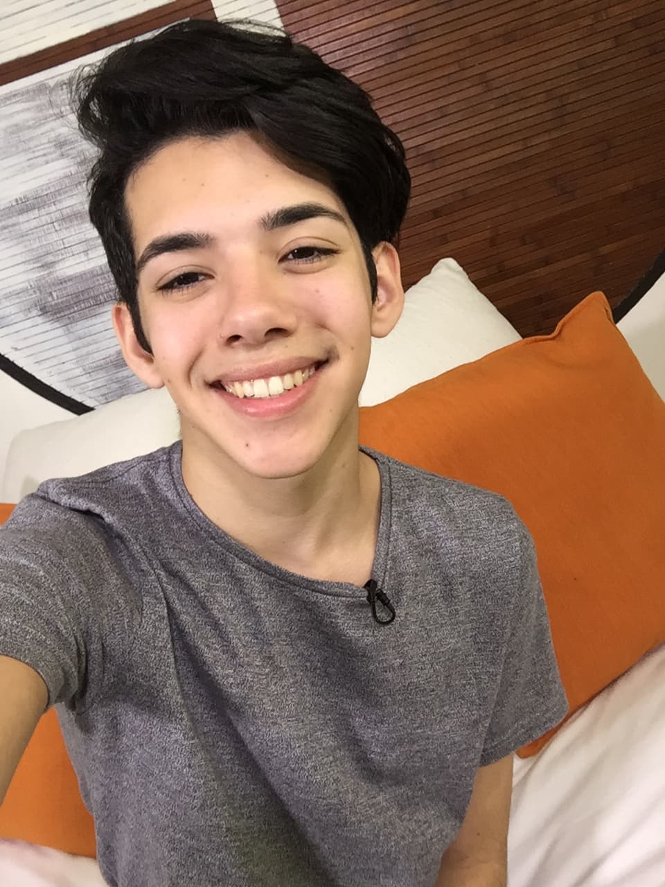 Nuestras cámaras se colaron en casa de Yoandri. El cubano nos mostró los rincones de su crib.